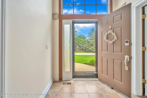 8100 Casandra Ln, Haslett, MI 48840 photo 9