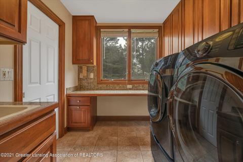 8100 Casandra Ln, Haslett, MI 48840 photo 34