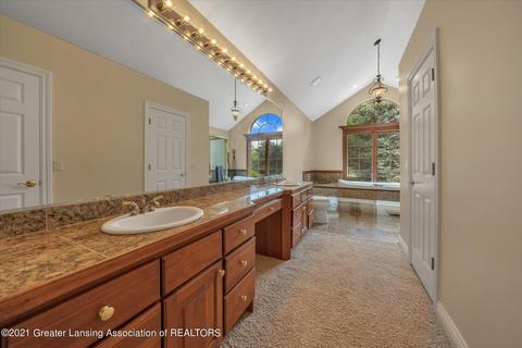 8100 Casandra Ln, Haslett, MI 48840 photo 24