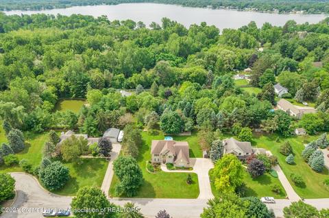 8100 Casandra Ln, Haslett, MI 48840 photo 2