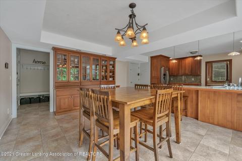 8100 Casandra Ln, Haslett, MI 48840 photo 13