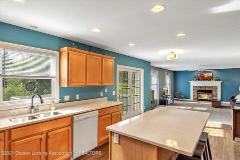 3172 Traci Ln, Dewitt, MI 48820 photo 21