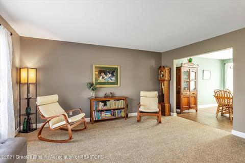 3172 Traci Ln, Dewitt, MI 48820 photo 8