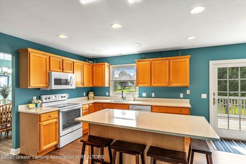 3172 Traci Ln, Dewitt, MI 48820 photo 18