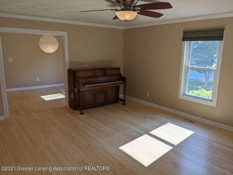 210 E Plain St, Eaton Rapids, MI 48827 photo 18