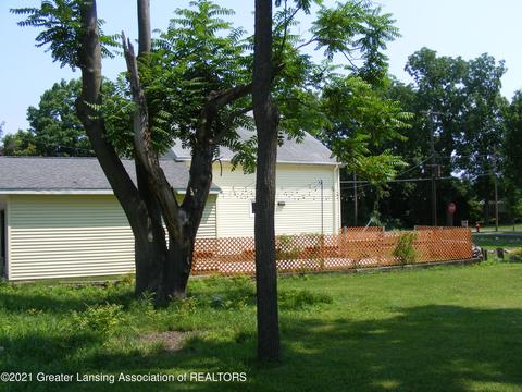 210 E Plain St, Eaton Rapids, MI 48827 photo 4