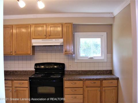 210 E Plain St, Eaton Rapids, MI 48827 photo 9
