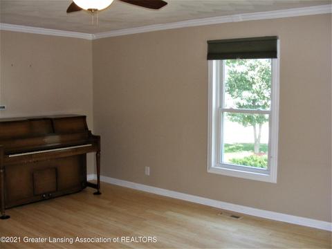 210 E Plain St, Eaton Rapids, MI 48827 photo 15