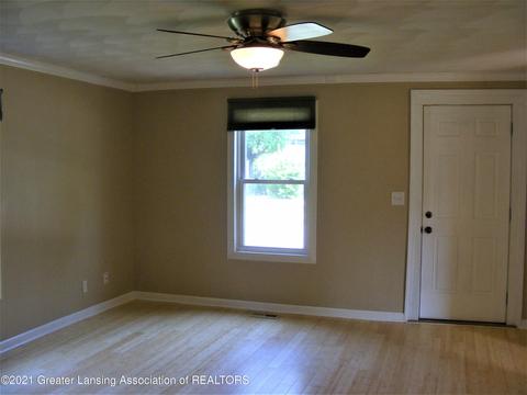 210 E Plain St, Eaton Rapids, MI 48827 photo 17