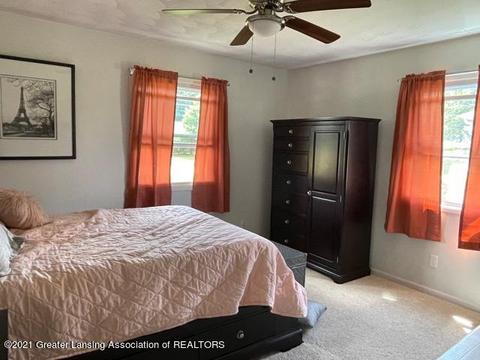 105 E Oak St, Saint Johns, MI 48879 photo 17