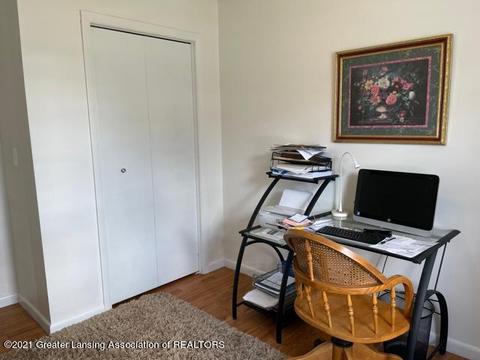 105 E Oak St, Saint Johns, MI 48879 photo 15