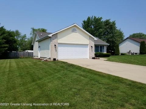 8923 Jacaranda Dr, Dimondale, MI 48821 photo 2