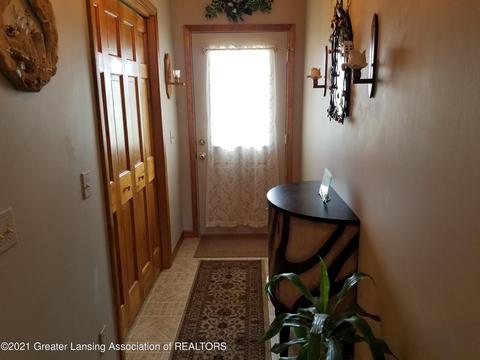 8923 Jacaranda Dr, Dimondale, MI 48821 photo 3
