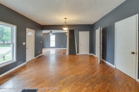 130 E Oak St, Ovid, MI 48866 photo 6