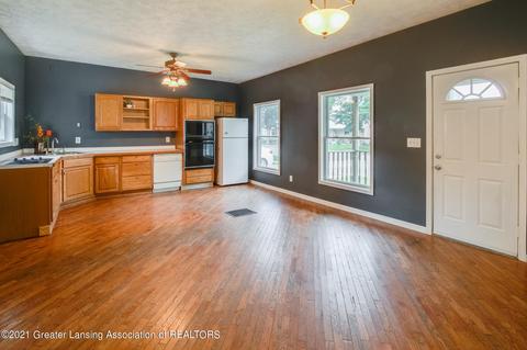 130 E Oak St, Ovid, MI 48866 photo 8