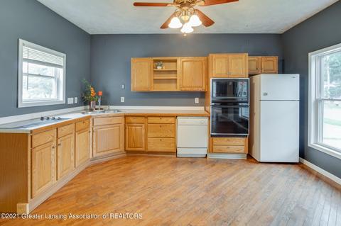 130 E Oak St, Ovid, MI 48866 photo 5