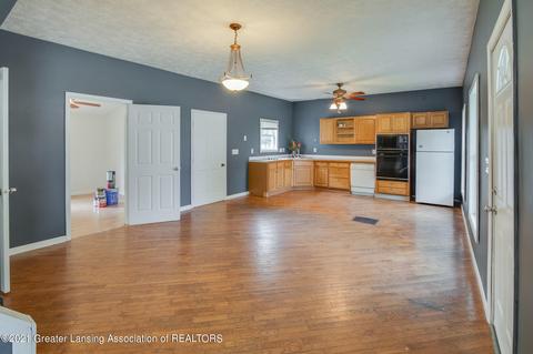 130 E Oak St, Ovid, MI 48866 photo 9
