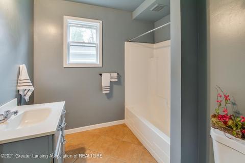 130 E Oak St, Ovid, MI 48866 photo 17