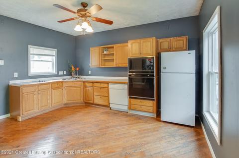 130 E Oak St, Ovid, MI 48866 photo 7