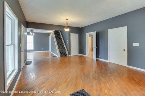 130 E Oak St, Ovid, MI 48866 photo 4