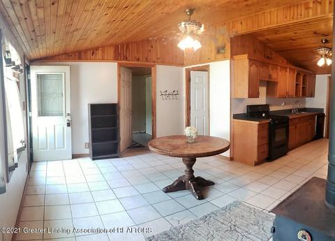 34 S Aurelius Rd, Mason, MI 48854 photo 4