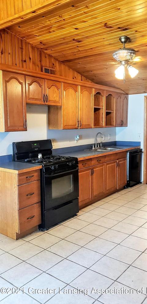 34 S Aurelius Rd, Mason, MI 48854 photo 11