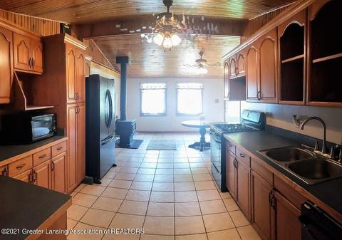 34 S Aurelius Rd, Mason, MI 48854 photo 9