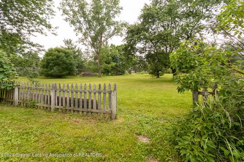4105 N Smith, Dimondale, MI 48821 photo 28