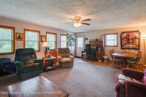 4105 N Smith, Dimondale, MI 48821 photo 13