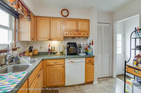 4105 N Smith, Dimondale, MI 48821 photo 7
