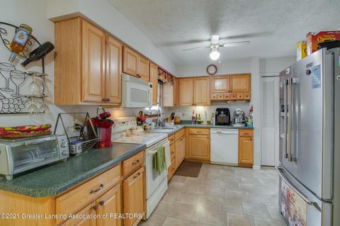 4105 N Smith, Dimondale, MI 48821 photo 6
