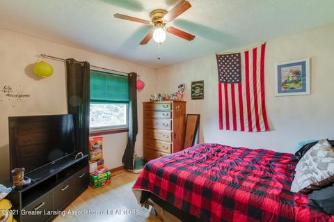 4105 N Smith, Dimondale, MI 48821 photo 17