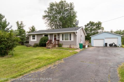 4105 N Smith, Dimondale, MI 48821 photo 2