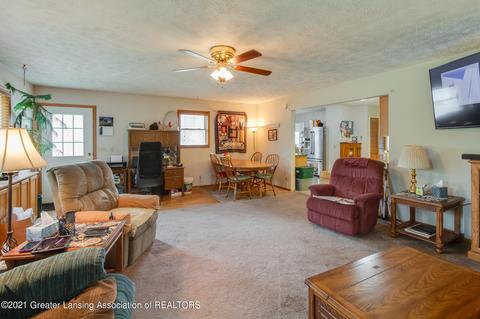 4105 N Smith, Dimondale, MI 48821 photo 12