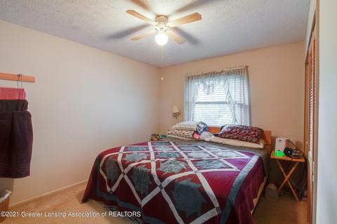 4105 N Smith, Dimondale, MI 48821 photo 14