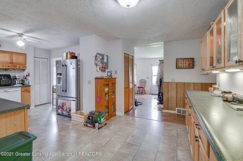 4105 N Smith, Dimondale, MI 48821 photo 9