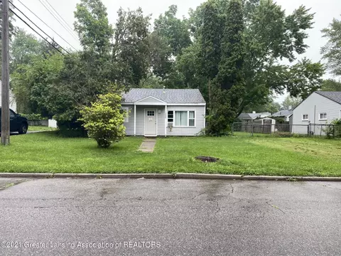 1420 Pompton Cir, Lansing, MI 48910 photo 1