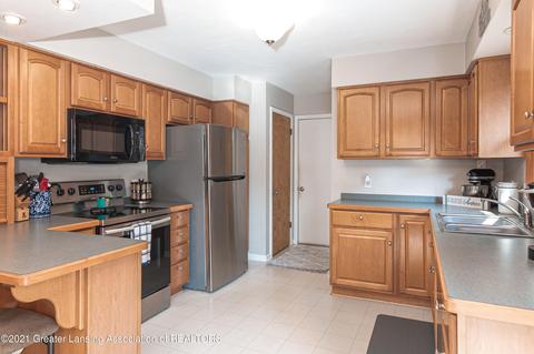 577 Maple Hill Dr, Haslett, MI 48840 photo 8