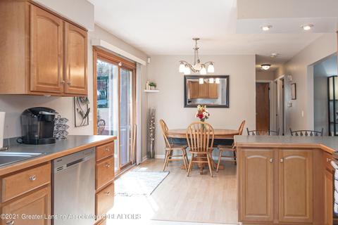 577 Maple Hill Dr, Haslett, MI 48840 photo 7