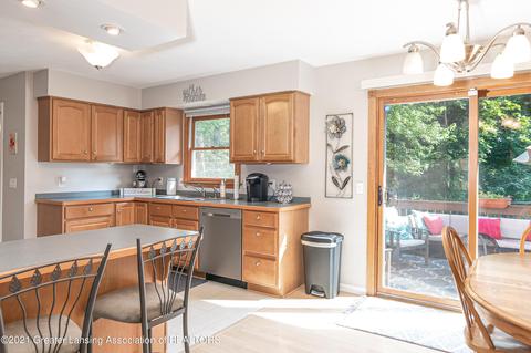577 Maple Hill Dr, Haslett, MI 48840 photo 6