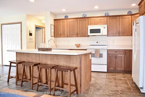 10253 W Howe Rd, Eagle, MI 48822 photo 13