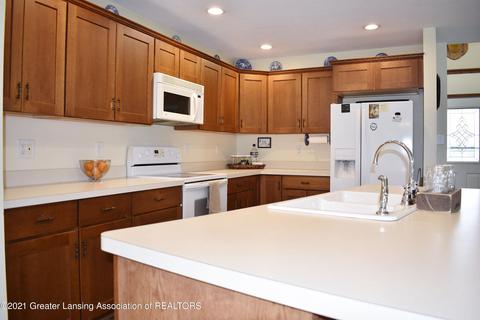 10253 W Howe Rd, Eagle, MI 48822 photo 12