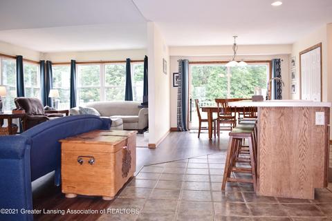 10253 W Howe Rd, Eagle, MI 48822 photo 6