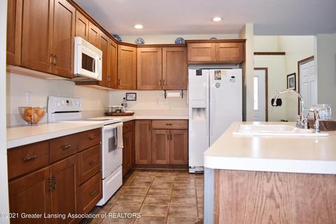 10253 W Howe Rd, Eagle, MI 48822 photo 11