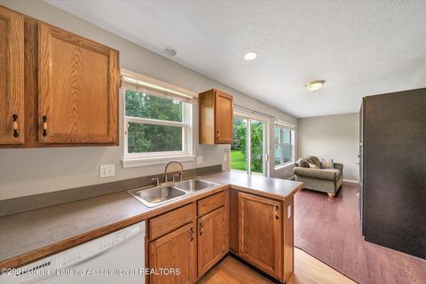 4660 Doncaster Ave, Holt, MI 48842 photo 16