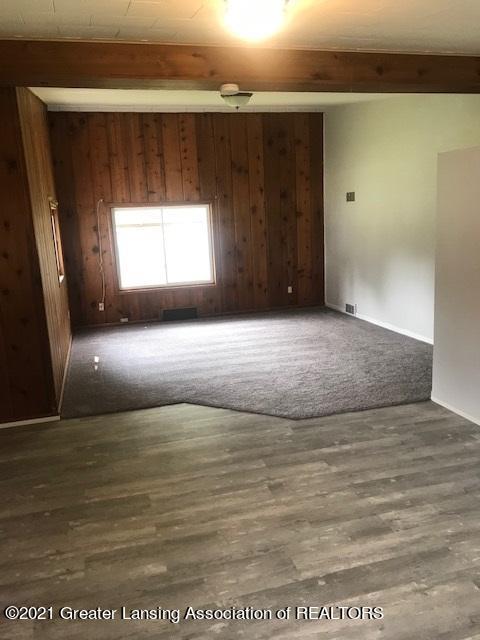 213 Keeney St, Perry, MI 48872 photo 4