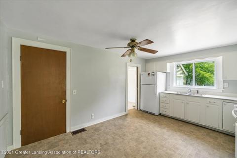 4482 North St, Holt, MI 48842 photo 13