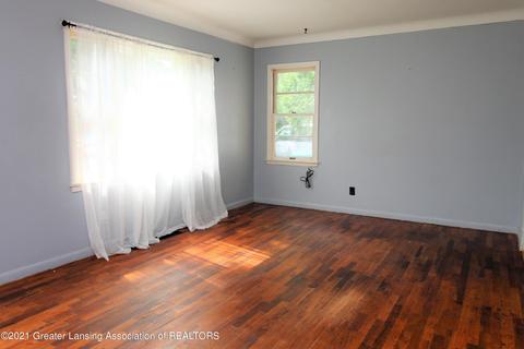 513 Maple Rdg, Albion, MI 49224 photo 6