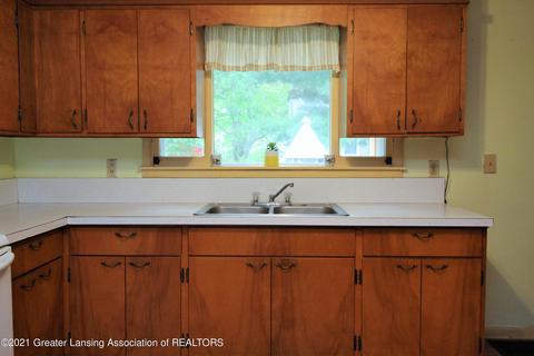 513 Maple Rdg, Albion, MI 49224 photo 10