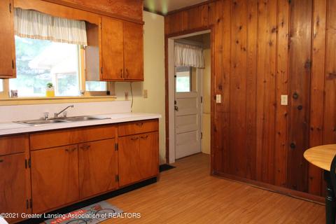 513 Maple Rdg, Albion, MI 49224 photo 9